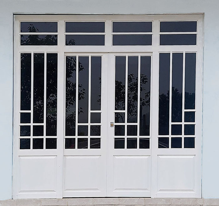 Cửa sắt sân thượng